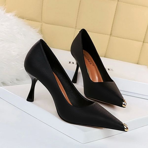 bigtree women dress elegant metal pointed toe pumps 2021 solid soft leather high heels 7cm shoes woman show thin office #t336, Black
bigtree women dress elegant metal pointed toe pumps 2021 solid soft leather high heels 7cm shoes woman show thin office #t336, Black
