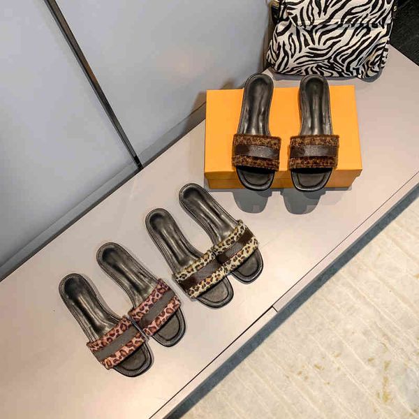 fashion leopard print designer sandal ladies comfortable flat sandals beach slippers with orange box, Black
fashion leopard print designer sandal ladies comfortable flat sandals beach slippers with orange box, Black