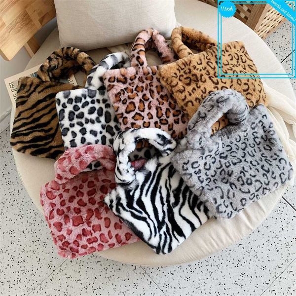 winter new fashion shoulder bag luipaard women's sac chain large pluche herfst handbag messenger bags soft warm bont bolso
winter new fashion shoulder bag luipaard women's sac chain large pluche herfst handbag messenger bags soft warm bont bolso