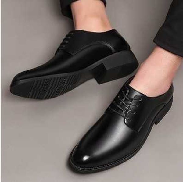 men's soft upper leather pointed men's breathable youth elevated black business dress shoes
men's soft upper leather pointed men's breathable youth elevated black business dress shoes