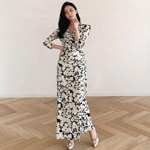 casual dresses summer knitted cotton printed female dress bohemian holiday wrap one-piece, Black;gray
casual dresses summer knitted cotton printed female dress bohemian holiday wrap one-piece, Black;gray