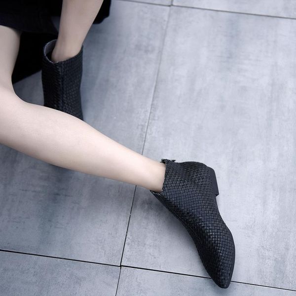 artmu original women boots pointed toe zippers hand-woven ankle boots genuine leather short fashion slip-on black shoes
artmu original women boots pointed toe zippers hand-woven ankle boots genuine leather short fashion slip-on black shoes