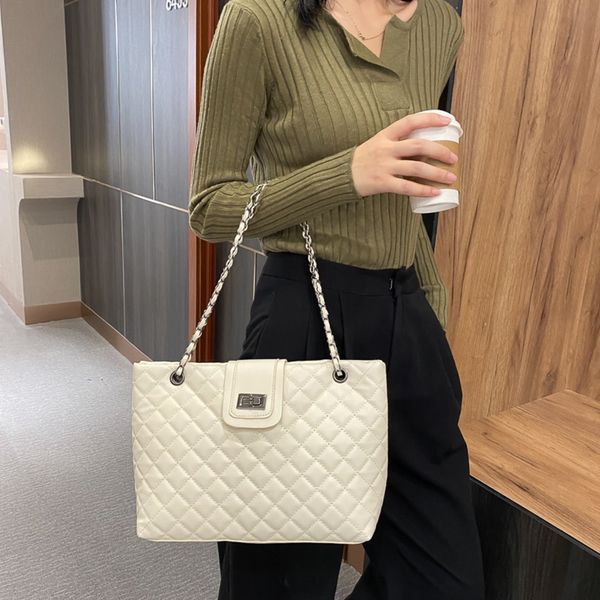 wanghong one shoulder big wanghong one shoulder big chain women 2020 new women's texture messenger bag large capacity fashionable lingg
wanghong one shoulder big wanghong one shoulder big chain women 2020 new women's texture messenger bag large capacity fashionable lingg