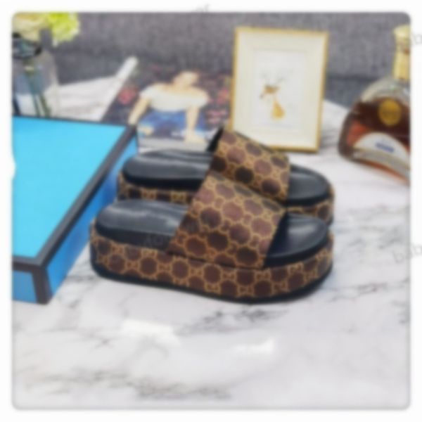 new fashion couple slippers design wear men and women summer fashion beach non-slip thick bottom slippers size 35-44, Black
new fashion couple slippers design wear men and women summer fashion beach non-slip thick bottom slippers size 35-44, Black