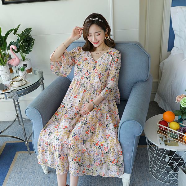 2021 new plus size women's dress, printed chiffon skirt, v-neck summer dress, pregnant women can wear, 6392xc, White;black
2021 new plus size women's dress, printed chiffon skirt, v-neck summer dress, pregnant women can wear, 6392xc, White;black