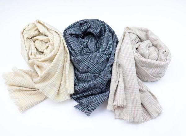 plaid scarf shawl day single winter warm imitation cashmere men and women lovers soft anti static qianniao, Blue;gray
plaid scarf shawl day single winter warm imitation cashmere men and women lovers soft anti static qianniao, Blue;gray