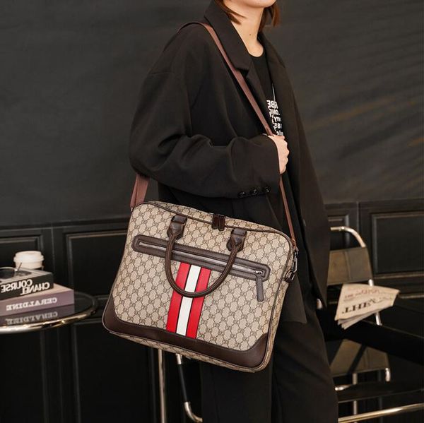 factory wholesale men handbag fashion plaid business briefcase england style color matching striped shoulder bag joker casual leather comput
factory wholesale men handbag fashion plaid business briefcase england style color matching striped shoulder bag joker casual leather comput