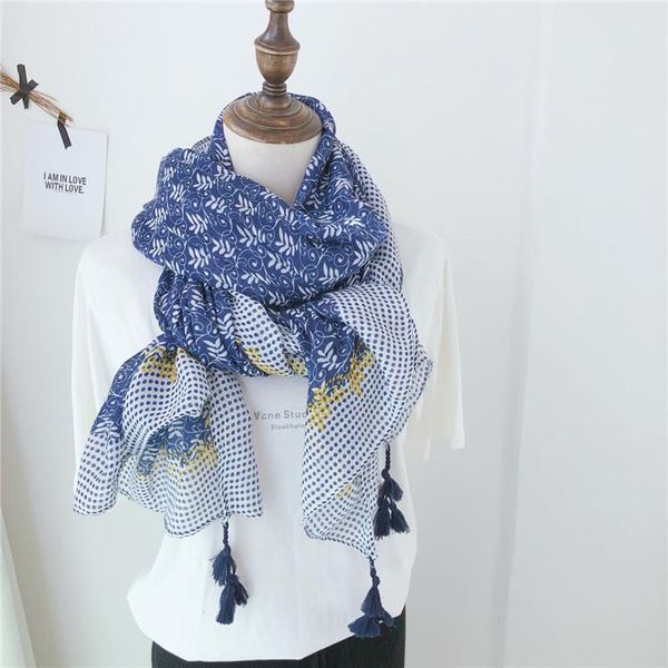 2021 new blue floral printed women scarf wraps girls beach wear scarf sunscreen tassels foulard, Blue;gray
2021 new blue floral printed women scarf wraps girls beach wear scarf sunscreen tassels foulard, Blue;gray