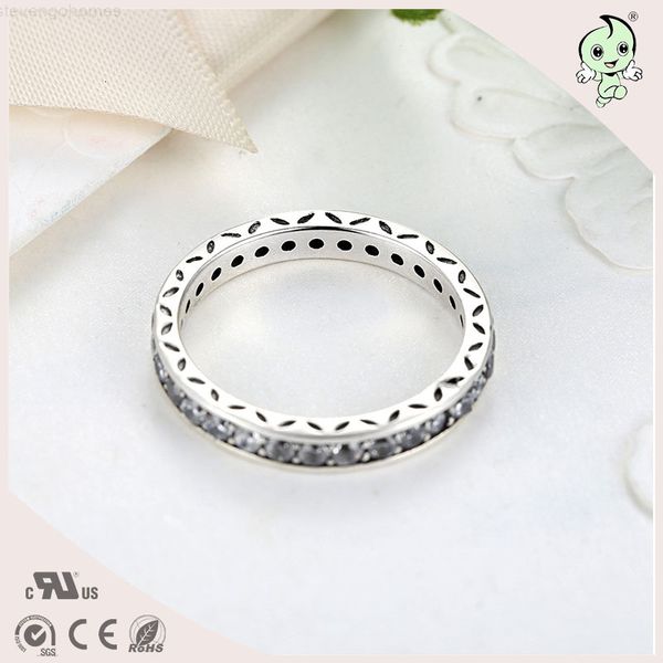 925 good quality popular cz paving sterling silver ring
925 good quality popular cz paving sterling silver ring