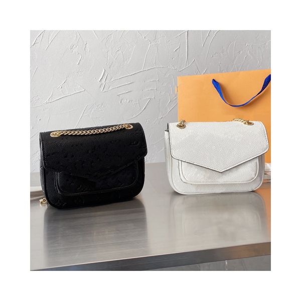 classic shoulder bags embossed chain crossbody bag genuine leather twist lock handbag purse messenger bag women fashion
classic shoulder bags embossed chain crossbody bag genuine leather twist lock handbag purse messenger bag women fashion