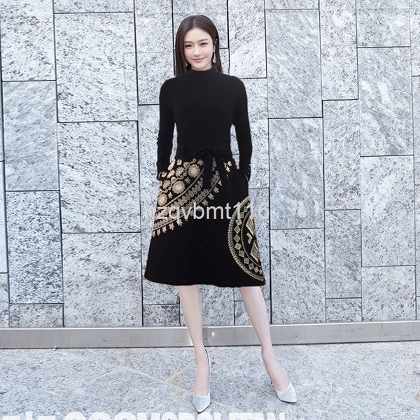 casual dresses qin lan star's same autumn and winter women's wear high neck long sleeve black knitted spell hem heavy industry emb, Black;gray
casual dresses qin lan star's same autumn and winter women's wear high neck long sleeve black knitted spell hem heavy industry emb, Black;gray