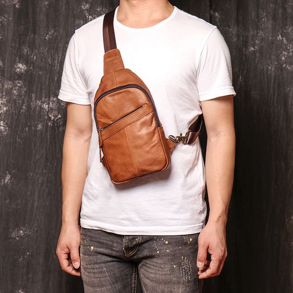 2020 vintage male new shoulder bag fashion business crossbody sling leather messenger daypack man bags 75da, Black;red
2020 vintage male new shoulder bag fashion business crossbody sling leather messenger daypack man bags 75da, Black;red