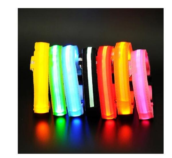 7 colors led lights dog collars night safety anti-lost flashing nylon pet necklace glow in dark collar for small dogs
7 colors led lights dog collars night safety anti-lost flashing nylon pet necklace glow in dark collar for small dogs
