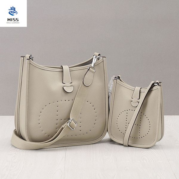special offer2020 new women's bag luxury design handbags original lychee pattern shoulder messenger bag cow leather handbag c0121
special offer2020 new women's bag luxury design handbags original lychee pattern shoulder messenger bag cow leather handbag c0121