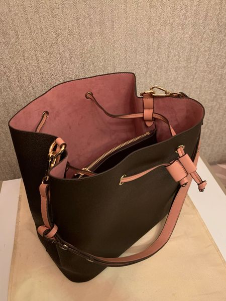 luxurys designers neonoe bucket shoulder bags flower purses louiseity women tote brand letter viutonity genuine leather handbags vuttons
luxurys designers neonoe bucket shoulder bags flower purses louiseity women tote brand letter viutonity genuine leather handbags vuttons