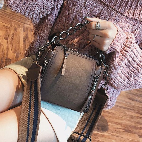european style retro female bag chain bucket bag 2021 new nandbag quality frosted pu leather tote shoulder messenger bags
european style retro female bag chain bucket bag 2021 new nandbag quality frosted pu leather tote shoulder messenger bags