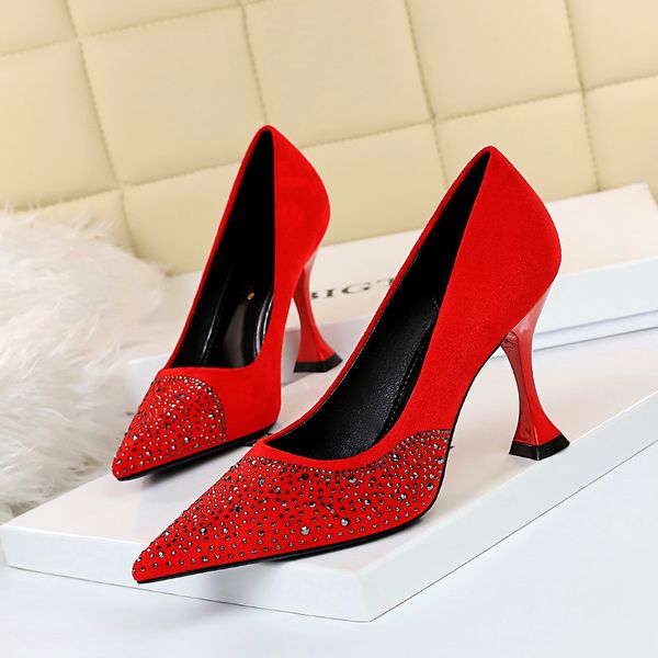 2021 new european nightclub thin and suede shallow mouth pointed to strass heels banquet shoes o9af, Black
2021 new european nightclub thin and suede shallow mouth pointed to strass heels banquet shoes o9af, Black
