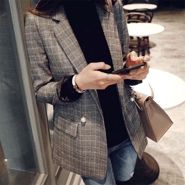 2020 spring and autumn new ladies lattice blazer jacket big size fashion temperament long leisure pearl striped suit coat f2189, White;black
2020 spring and autumn new ladies lattice blazer jacket big size fashion temperament long leisure pearl striped suit coat f2189, White;black