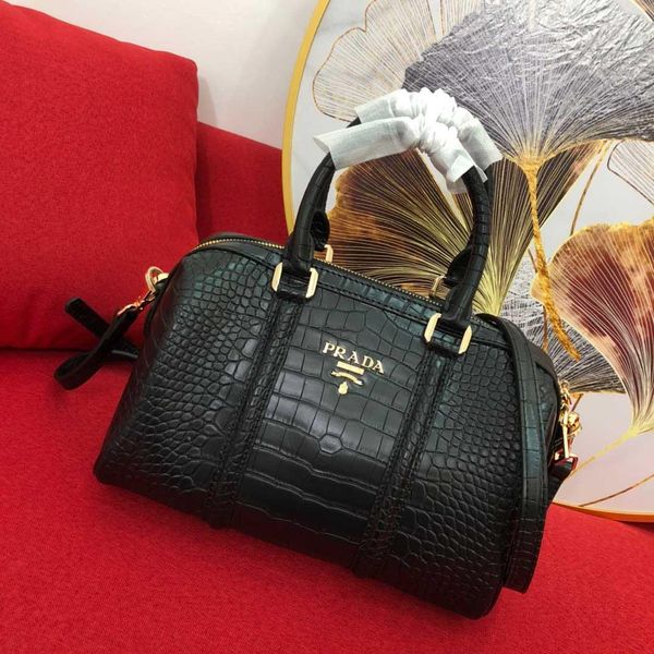 wholesale pillow bag evening bag luxury designer handbag crocodile grain leather messenger bag fashionable leather material 260
wholesale pillow bag evening bag luxury designer handbag crocodile grain leather messenger bag fashionable leather material 260