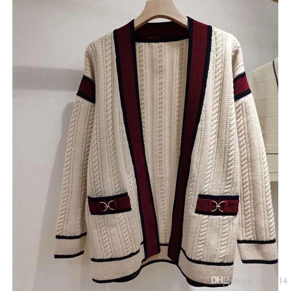 2020 new autumn and winter ladies fashion designer high-end fashion round neck long sleeve sweater luxury women's knitted cardigan clot, White;black
2020 new autumn and winter ladies fashion designer high-end fashion round neck long sleeve sweater luxury women's knitted cardigan clot, White;black