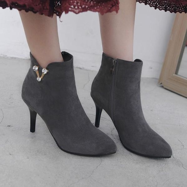 big size 11 12 13 14 15 16metal decorative side zipper fashion boots with pointed slender high heel and short barrel water drill, Black
big size 11 12 13 14 15 16metal decorative side zipper fashion boots with pointed slender high heel and short barrel water drill, Black