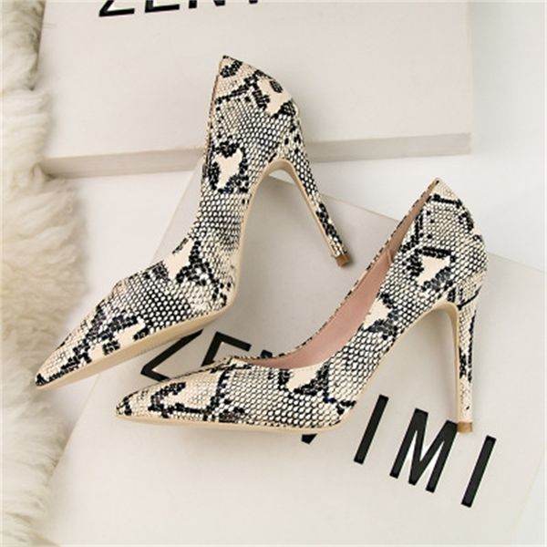 новые дамы лето сандалии моды snake stripes остроконечные toe casual супер высокий каблук насосы свадебная обувь партии, Black
новые дамы лето сандалии моды snake stripes остроконечные toe casual супер высокий каблук насосы свадебная обувь партии, Black
