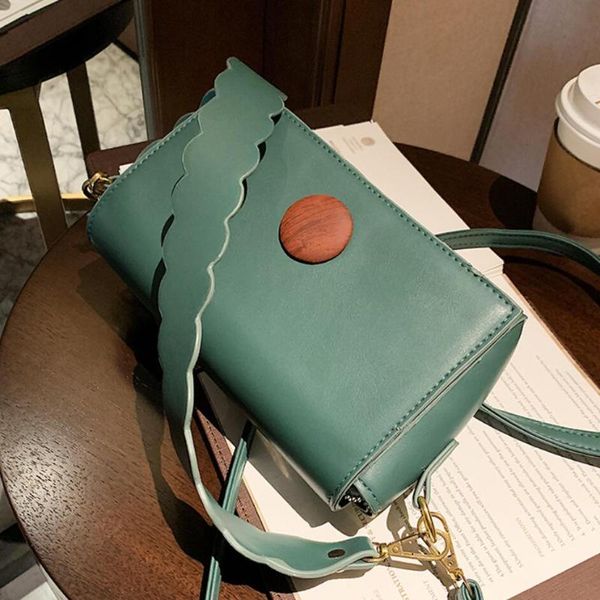 cross body elegant female square armpit bag 2021 fashion quality pu leather women's designer handbag vintage shoulder messenger
cross body elegant female square armpit bag 2021 fashion quality pu leather women's designer handbag vintage shoulder messenger