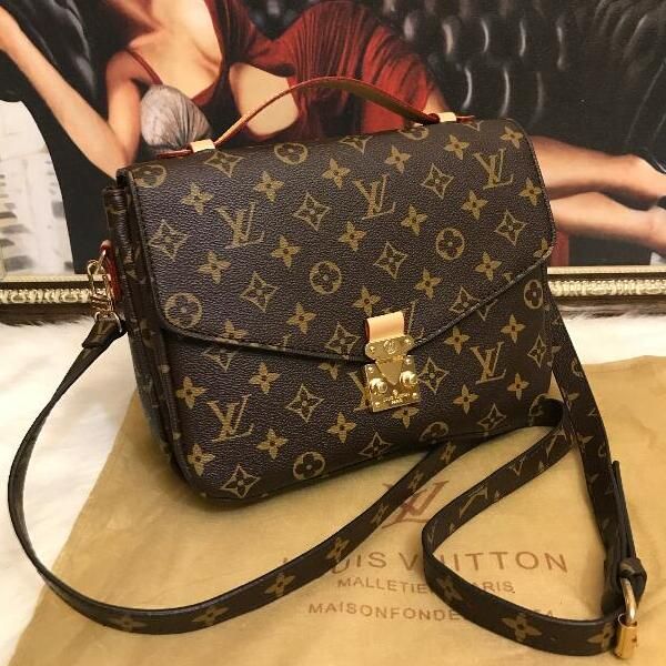 leather designer ladies handbag round hollow shoulder bag messenger bag lv louis vuitton
leather designer ladies handbag round hollow shoulder bag messenger bag lv louis vuitton