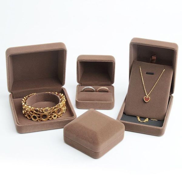 khaki color velvet jewelry boxes made of metal the ring/pendant /necklance /bangles packing boxes case soft to the touch, Pink;blue
khaki color velvet jewelry boxes made of metal the ring/pendant /necklance /bangles packing boxes case soft to the touch, Pink;blue