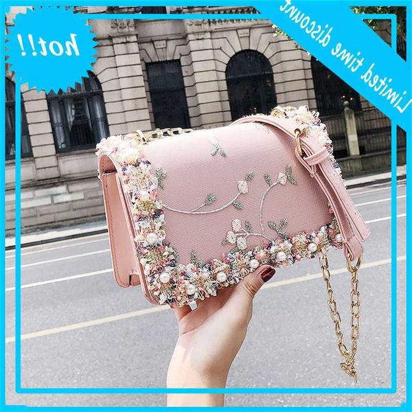2019 new korean version of the wild diagonal beautiful chain lace embossed fashion shoulder bag
2019 new korean version of the wild diagonal beautiful chain lace embossed fashion shoulder bag