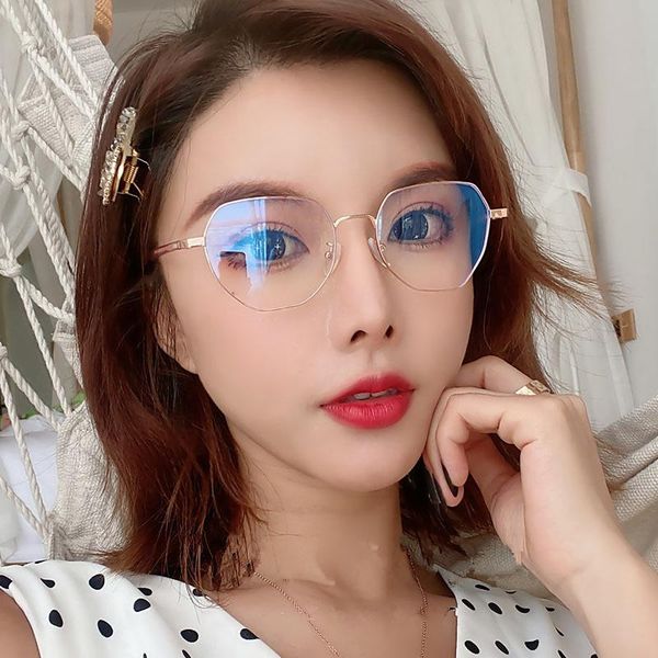 2021 vintage metal frame spectacles frame women men anti blue light ray blocking eye glasses frames clear lens eyewear wd2117, White;black
2021 vintage metal frame spectacles frame women men anti blue light ray blocking eye glasses frames clear lens eyewear wd2117, White;black