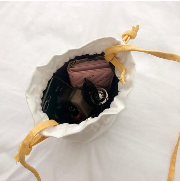 bucket bags 2020 canvas shoulder bags drawstring small cross body handmade flowers portable lady handbags cellphone purse
bucket bags 2020 canvas shoulder bags drawstring small cross body handmade flowers portable lady handbags cellphone purse