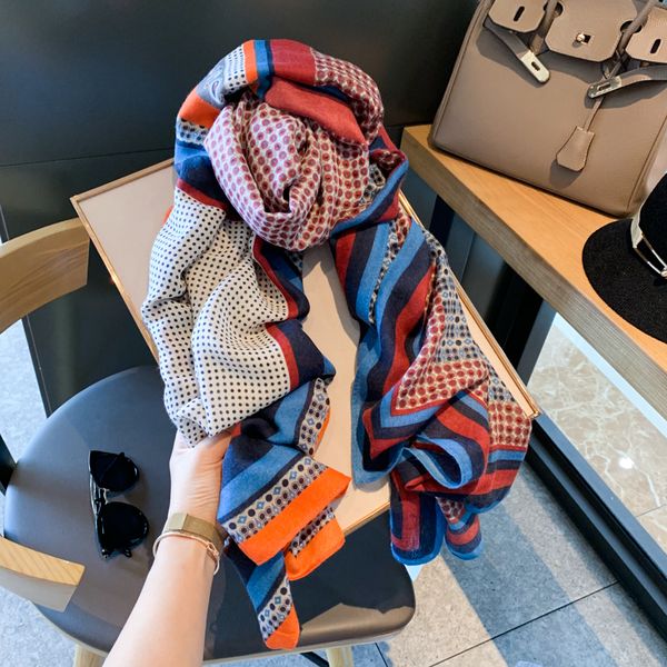 20 autumn winter korean version of versatile quality scarf intellectual wave point cashew flower warm modeling shawl and neck girl, Blue;gray
20 autumn winter korean version of versatile quality scarf intellectual wave point cashew flower warm modeling shawl and neck girl, Blue;gray