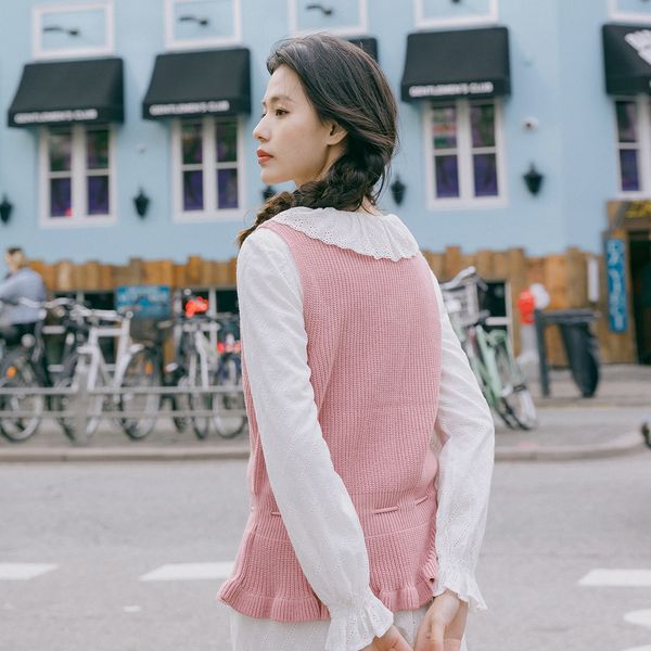 inman 2020 spring new arrival literary pure color v-line collar nipped waists lace stretch knit short vest lj201204, Black;white
inman 2020 spring new arrival literary pure color v-line collar nipped waists lace stretch knit short vest lj201204, Black;white