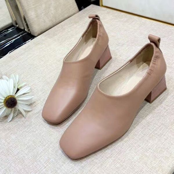 2020 ladies single shoes dress shoes made of spanish imported cowhide fabric and sheepskin feet with high quality, Black
2020 ladies single shoes dress shoes made of spanish imported cowhide fabric and sheepskin feet with high quality, Black
