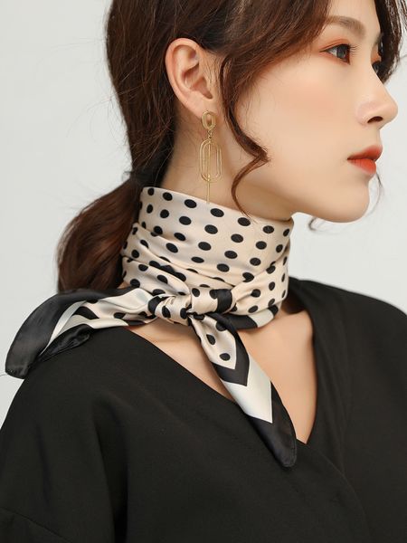 qsilk scarves for women in spring autumn and winter: small square fashionable foreign style scarves, neckwear, professionalq, Blue;gray
qsilk scarves for women in spring autumn and winter: small square fashionable foreign style scarves, neckwear, professionalq, Blue;gray