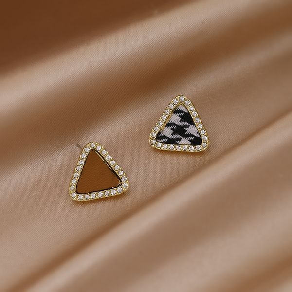 s2691 fashion jewelry s925 silver post stud earrrings rhinestone triangle earrings, Golden;silver
s2691 fashion jewelry s925 silver post stud earrrings rhinestone triangle earrings, Golden;silver
