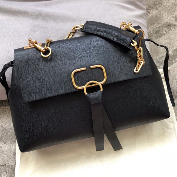 new product 0015 shoulder bag calf clasp opening and closing can detach the chain shoulder strap napa leather lining interior zipper pocket
new product 0015 shoulder bag calf clasp opening and closing can detach the chain shoulder strap napa leather lining interior zipper pocket