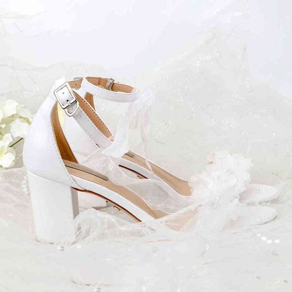 womem dress shoes sandals white wedding shoes summer elegant lace bowknot one word wristband flower cross with bare toe thick heel, Black
womem dress shoes sandals white wedding shoes summer elegant lace bowknot one word wristband flower cross with bare toe thick heel, Black