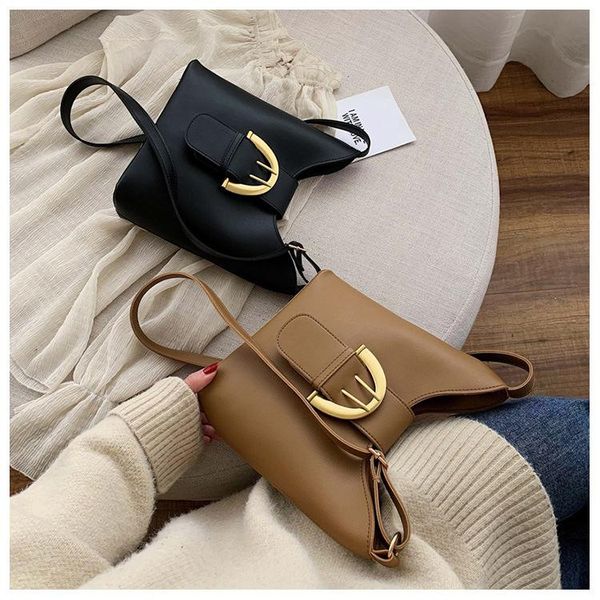 fashion large buckle bag women's 2020 new style versatile vintage bucket bag women shoulder cross body handbag female travel
fashion large buckle bag women's 2020 new style versatile vintage bucket bag women shoulder cross body handbag female travel