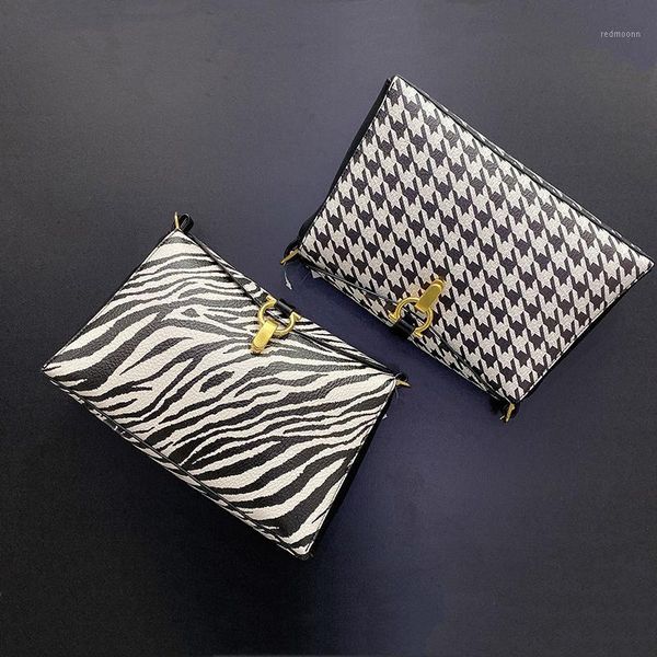 fashion square single shoulder bag houndstooth crossbody bag french style vintage simple design large capacity women1
fashion square single shoulder bag houndstooth crossbody bag french style vintage simple design large capacity women1