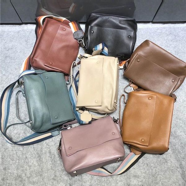 100% real cow leather messenger bag handbags women's genuine leather shoulder bag for women 2020 elegant crossbody bags ladies
100% real cow leather messenger bag handbags women's genuine leather shoulder bag for women 2020 elegant crossbody bags ladies