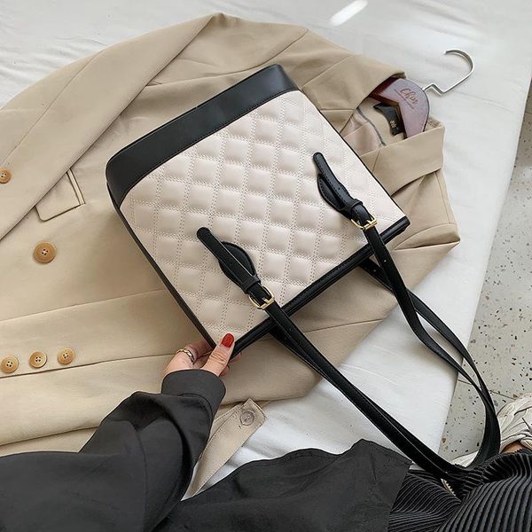 korean fashion autumn bag 2020 new fashion large capacity portable women's bucket bag one shoulder hit color b623
korean fashion autumn bag 2020 new fashion large capacity portable women's bucket bag one shoulder hit color b623