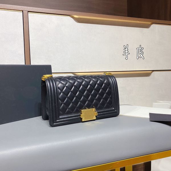 2020 5a quality designer luxury ladies shoulder bag fashion handbag caviar sheepskin cross pattern leather bag
2020 5a quality designer luxury ladies shoulder bag fashion handbag caviar sheepskin cross pattern leather bag