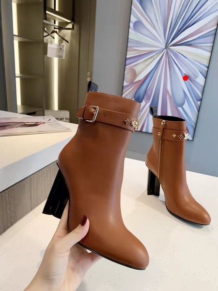 2022 designer women snowdrop flat ankle boots lady fashion snow boot waterproof winter warm wool leather sneakers size us 4.5-8.5 -h164, Black
2022 designer women snowdrop flat ankle boots lady fashion snow boot waterproof winter warm wool leather sneakers size us 4.5-8.5 -h164, Black