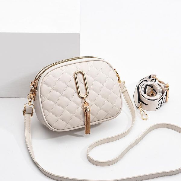women's bags 2020 new large-capacity pu tassel women's bags shoulder trend simple and versatile messenger ladies bag foreign tra
women's bags 2020 new large-capacity pu tassel women's bags shoulder trend simple and versatile messenger ladies bag foreign tra