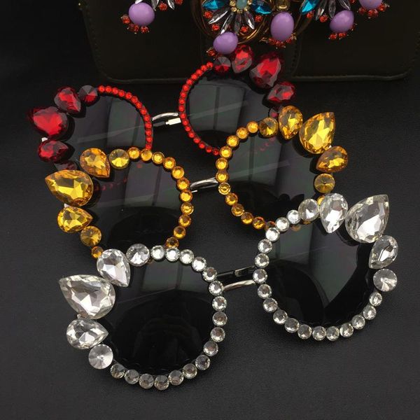 sunglasses 2021 women luxury crystal cat eye shape retro rhinestone summer beach party glasses gift, White;black
sunglasses 2021 women luxury crystal cat eye shape retro rhinestone summer beach party glasses gift, White;black