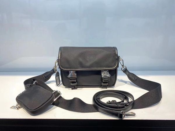 new luxury designer bag fashion handbags messenger bag cross-body handbag water-proofed nylon bag for women & mens
new luxury designer bag fashion handbags messenger bag cross-body handbag water-proofed nylon bag for women & mens