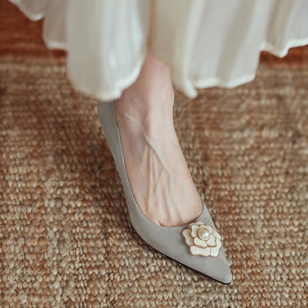 2020 child camouflage elegant female shallow spring shoes high heels woman new pearl flower bombs party basic wedding office x29e, Black
2020 child camouflage elegant female shallow spring shoes high heels woman new pearl flower bombs party basic wedding office x29e, Black