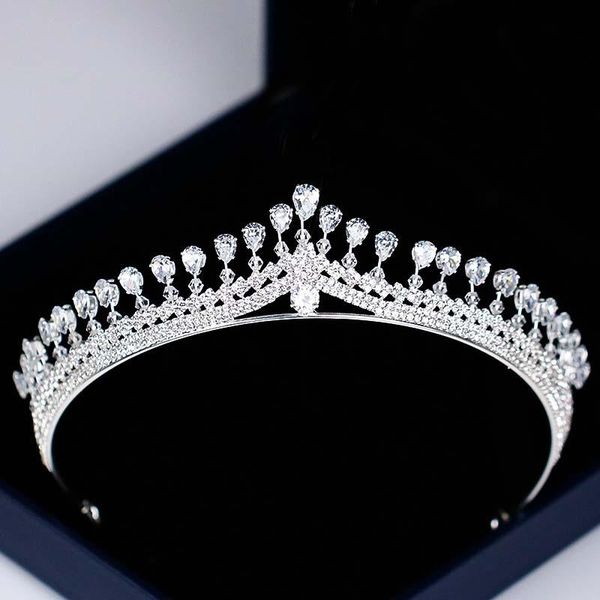 женщины мода горный хрусталь циркон корона корона bridal tiaras noiva корональные головные уголовки ювелирные изделия украшения для свадебно, Golden;silver
женщины мода горный хрусталь циркон корона корона bridal tiaras noiva корональные головные уголовки ювелирные изделия украшения для свадебно, Golden;silver